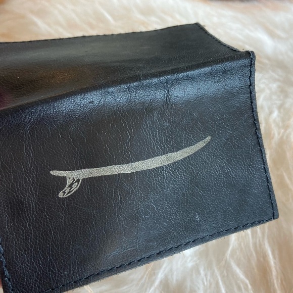 Aloha Soft Black Leather Card Holder - Picture 4 of 10